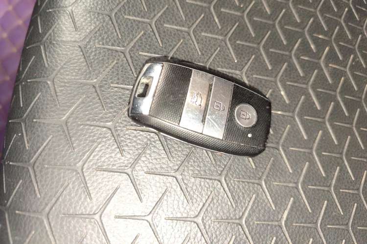 Used Kia Stonic 2019 1.4L Automatic Fun Edition China VI