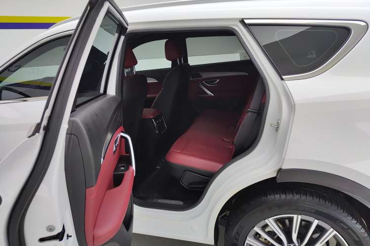 Used JETOUR X70 PLUS 2024 Champion Edition 1.5T DCT Champion MAX 5-Seater