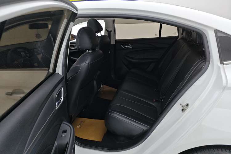 Used Roewe i5 2020 1.5L Automatic 4G Connect Luxury Flagship Edition
