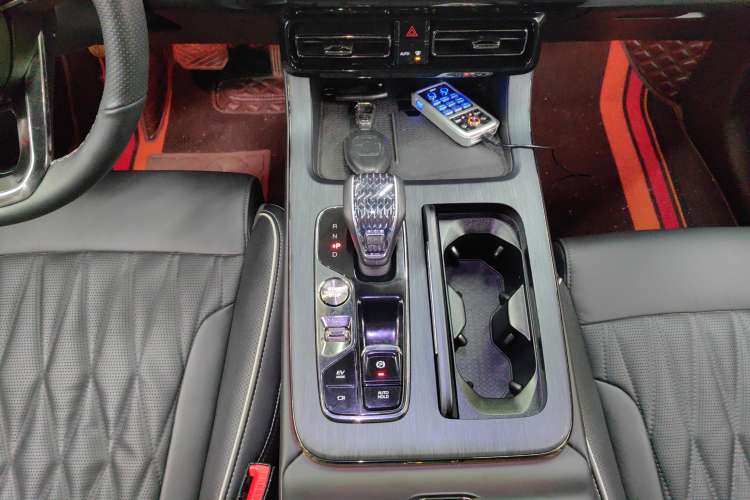 Used GAC Trumpchi GS8 2022 Dual-Engine Series 2.0TM Two-Wheel Drive Prestige Edition (7 Seats)