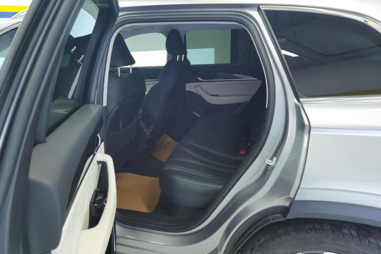 Used Geely Auto Monjaro L 2023 2.0TD High-Power Automatic Two-Wheel Drive Flagship Version
