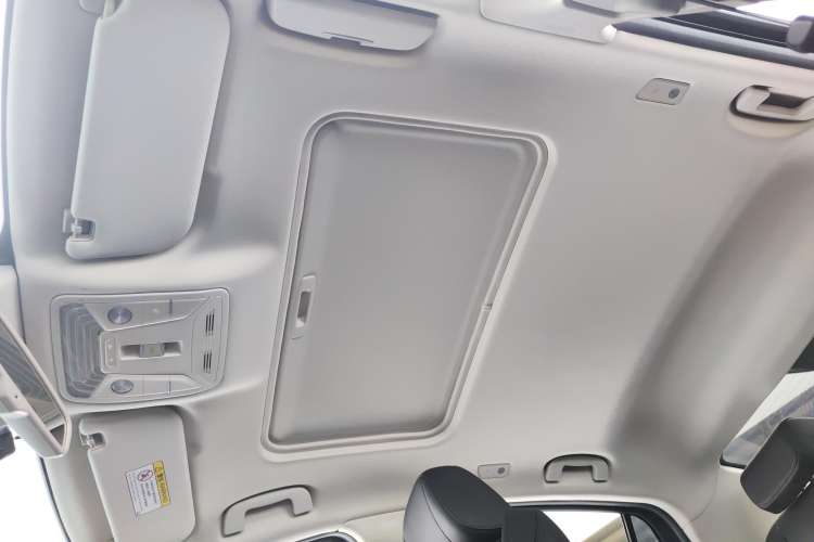 Used Hongqi H5 2022 Classic Model Facelift 1.8T Automatic Smart Connect Flagship Edition
