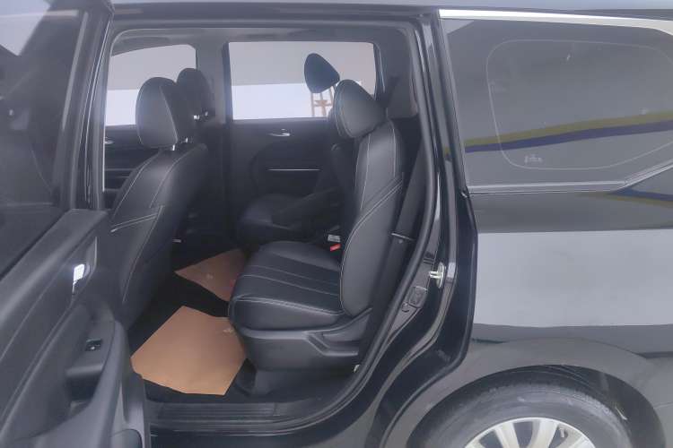 Used GAC Trumpchi M6 2021 270T DCT Luxury Edition (7 Seats)
