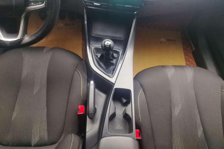 Used Roewe i5 2021 1.5L Manual Platinum Edition
