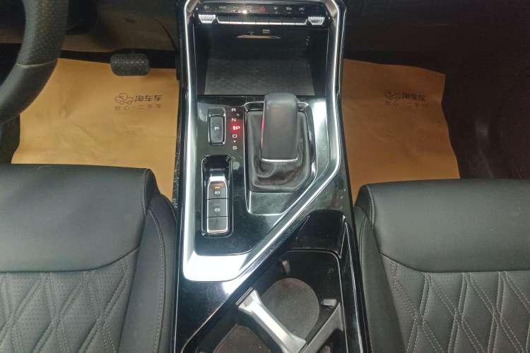 Used Wuling Asta 2022 2.0L DHT Electric-Speed Version