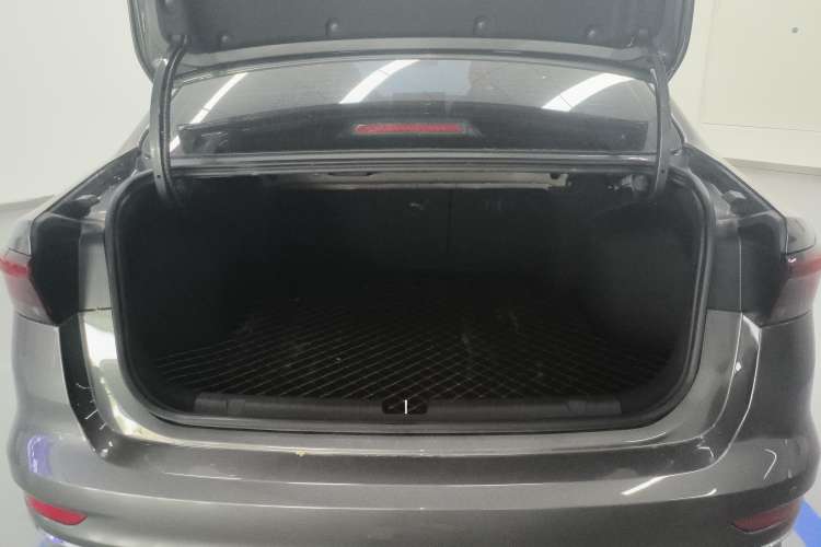 Used Geely Auto Emgrand 2025 4th Generation 1.5L CVT Longteng Edition
