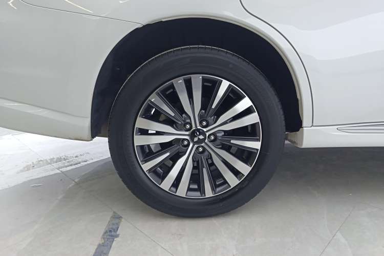 Used Mitsubishi Outlander 2021 2.4L 4x4 Zhi Xiang Edition 7 Seats
