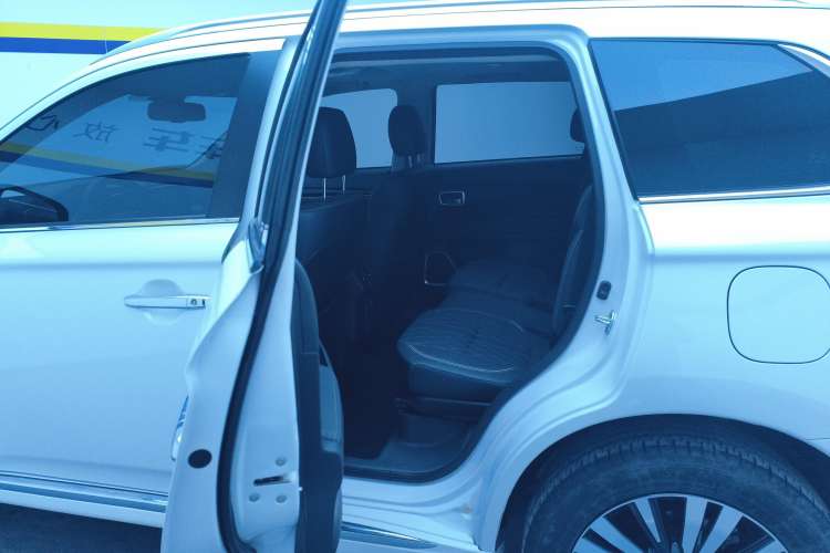 Used Mitsubishi Outlander 2021 2.4L 4x4 Zhi Xiang Edition 7 Seats