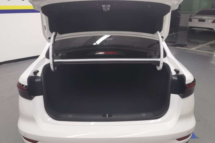 Used Geely Auto Emgrand 2023 4th Generation Champion Edition 1.5L CVT Luxury Model
