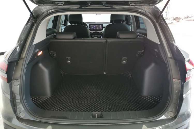 Used Geely Auto Coolray 2023 1.5T DCT Platinum Edition
