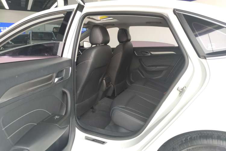 Used Roewe i6 2017 20T Automatic Internet Smart Edition
