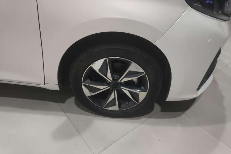 Used GAC Trumpchi M6 2023 PRO 270T DCT Luxury Edition
