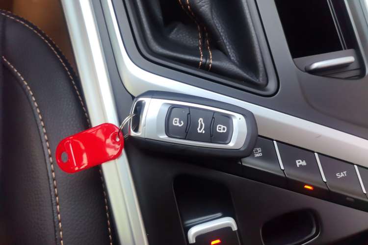 Used Geely Auto Vision X6 2018 1.4T CVT 4G Connected Flagship Edition