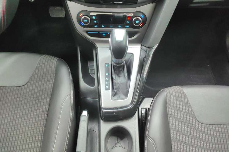 Used Ford Focus 2012 Sedan 1.6L Automatic Fashion Edition
