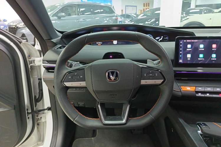 Used Changan UNI-V 2022 1.5T Prestige Version
