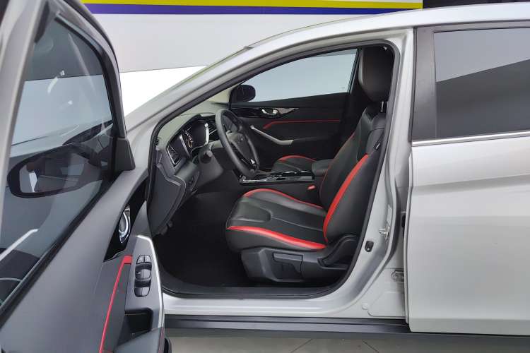 Used Venucia D60 2019 100 000 Honor 1.6L XL CVT Chenku Edition China VI Standard
