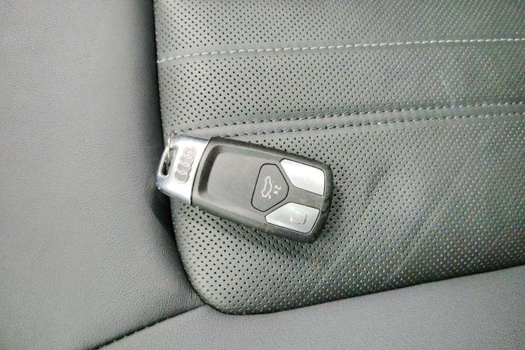 Used Audi Q5L 2022 40T Fashionable and Elegant Model
