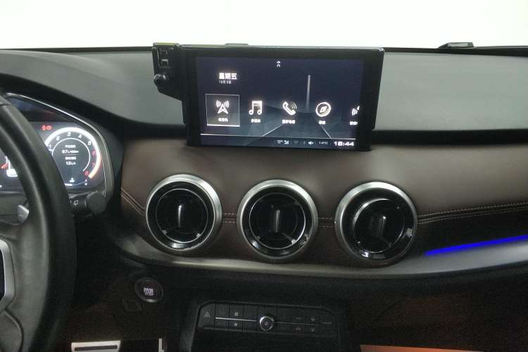 Used Wey VV6 2018 2.0T Two-Wheel Drive Flagship Version China V Standard
