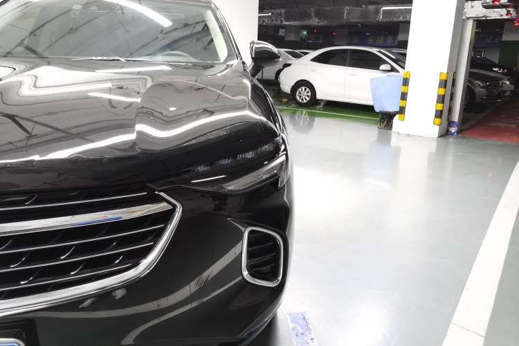 Used Buick Envision 2023 Encore S 552T Two-Wheel Drive Luxury Model
