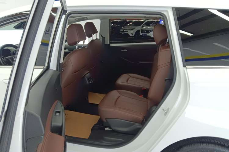 Used Buick GL6 2019 18T 6-Seater Connected Luxury Version China V Standard
