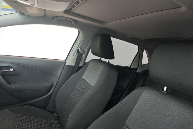 Used Volkswagen Polo 2016 1.6L Automatic Comfort Model
