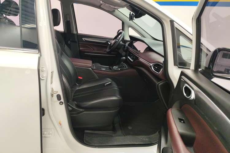 Used GAC Trumpchi M6 2021 PRO 270T DCT Luxury Edition
