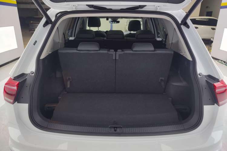 Used Volkswagen Tiguan L 2023 380TSI Automatic All-Wheel Drive R-Line Enhanced 7-Seater
