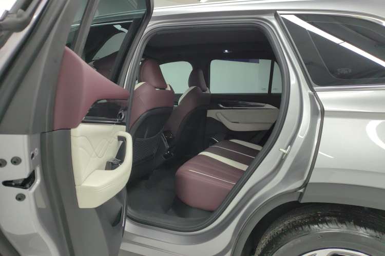 Used Geely Auto Monjaro L 2024 2.0TD High-Power Automatic Two-Wheel Drive Yunqi Version