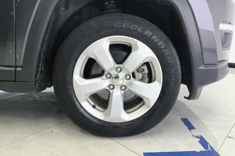 Used  Compass 2017 200T Automatic Family Edition
