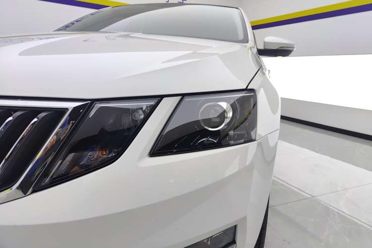 Used Skoda Octavia 2019 1.5L Automatic Smart Drive Luxury Edition China VI Standard
