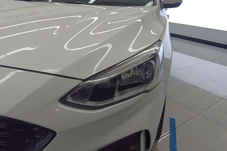 Used Ford Focus 2019 Hatchback EcoBoost 180 Automatic Trendy Model
