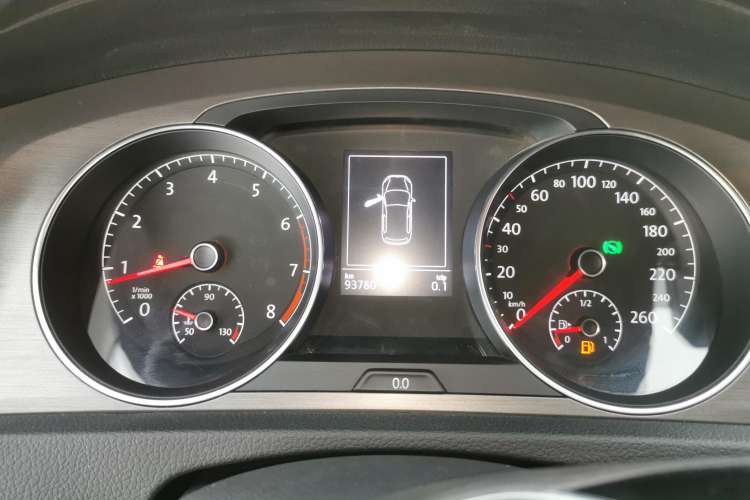 Used Volkswagen Golf 2016 230TSI Automatic Luxury Version
