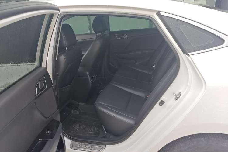 Used Hyundai Mistra 2014 1.8L Automatic Smart GLS
