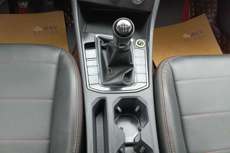 Used Volkswagen Bora 2021 1.5L Manual Fashion Smart Connect Edition
