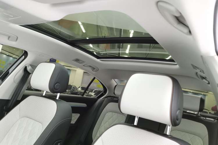 Used Volkswagen Magotan 2023 2 Million Units Commemorative Edition 330TSI DSG Luxury Version
