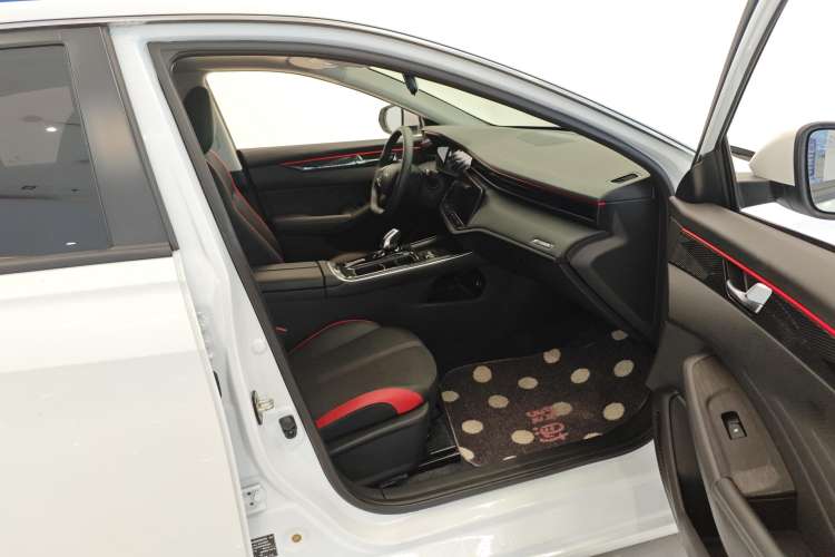 Used Dongfeng Aeolus Yixuan MAX 2024 1.5T Luxury Edition