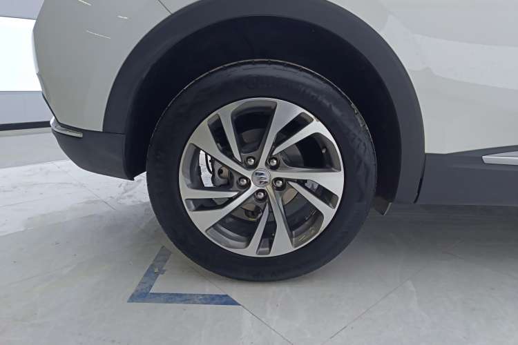 Used Buick Envision 2022 Encore S 552T Two-Wheel-Drive Luxury Model
