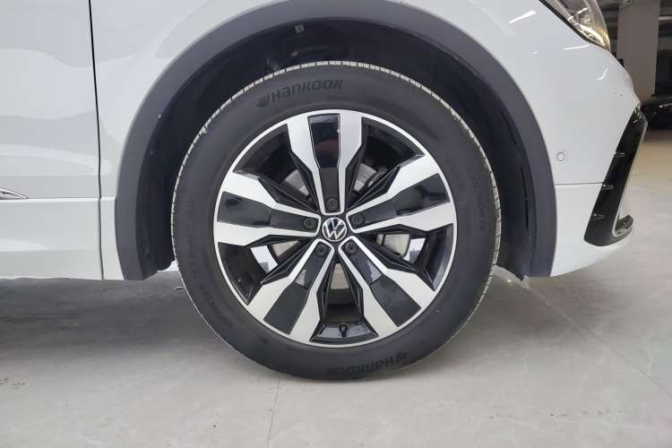 Used Volkswagen Tiguan L 2023 380TSI Automatic All-Wheel Drive R-Line Enhanced 7-Seater
