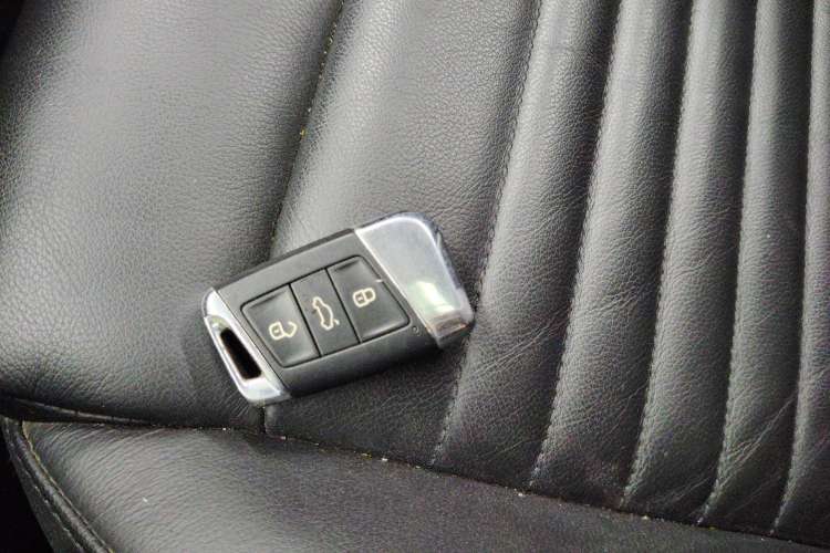 Used Volkswagen Magotan 2018 330TSI DSG Advanced Model
