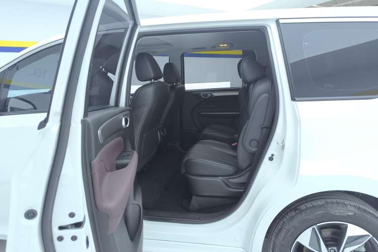 Used GAC Trumpchi M6 2023 PRO 270T DCT Luxury Edition
