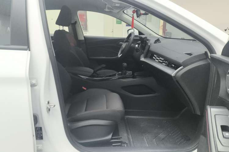 Used MG 5 2023 180 DVVT Manual Fashion Edition
