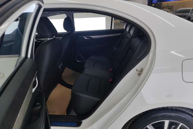 Used Geely Auto Emgrand 2019 Leading Edition 1.5L CVT Upward-Connected Model China VI Standard
