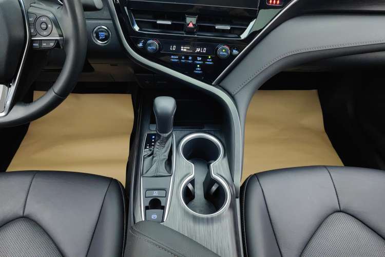 Used Toyota Camry 2021 2.0G Luxury Edition
