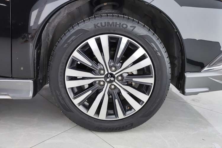 Used Mitsubishi Outlander 2021 2.0L Two-Wheel Drive Comfort Edition 7 Seats
