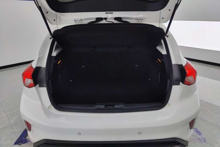 Used Ford Focus 2021 Hatchback EcoBoost 180 Automatic Titanium Edition
