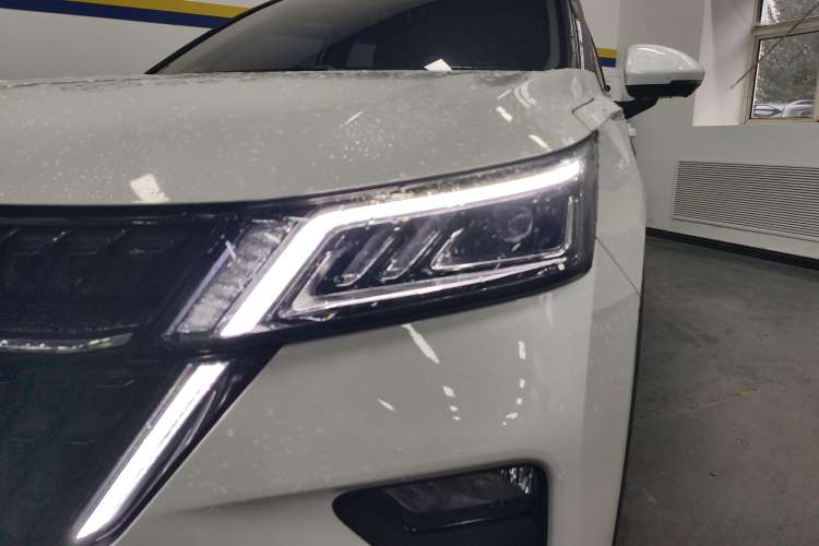 Used Wuling Asta 2022 2.0L DHT Electric-Speed Version
