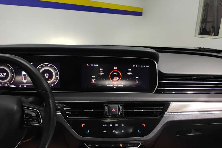 Used Hongqi HS5 2022 Facelifted Version 2.0T Smart Connect Flagship All-Wheel-Drive Edition
