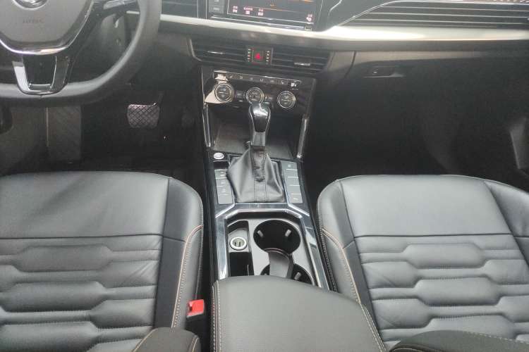 Used Volkswagen Passat 2019 330TSI Elite Edition China VI
