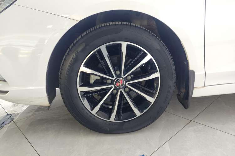 Used Roewe i5 2020 1.5L Automatic 4G Connect Luxury Flagship Edition
