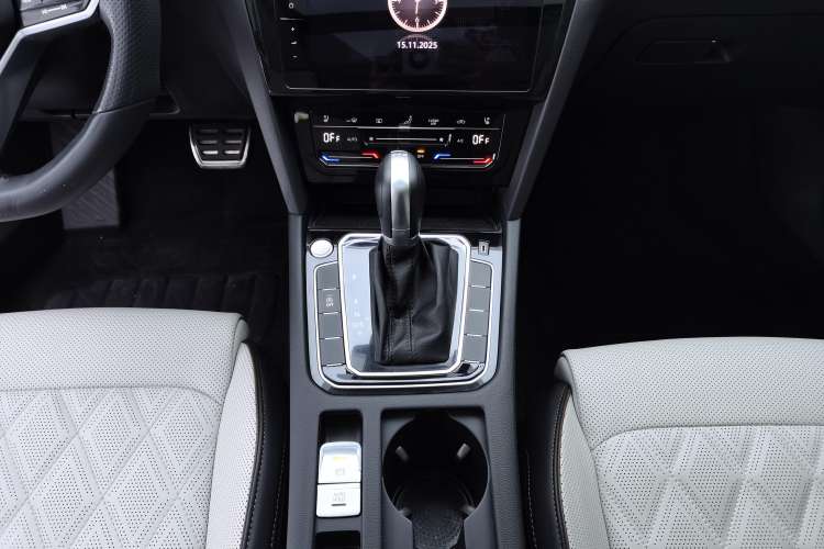 Used Volkswagen Magotan 2023 2 Million Units Commemorative Edition 330TSI DSG Luxury Version
